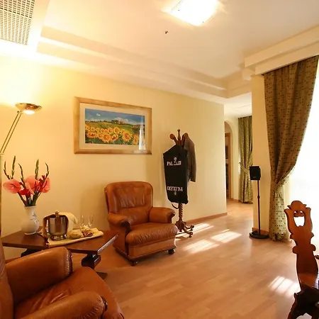 Hotel Luca 3*