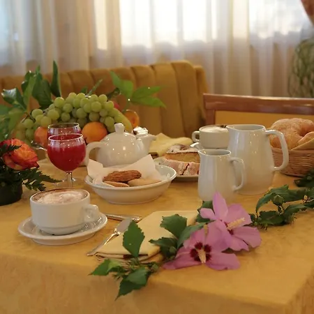 Luca Hotel