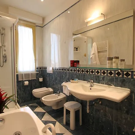 Luca Hotel 3*