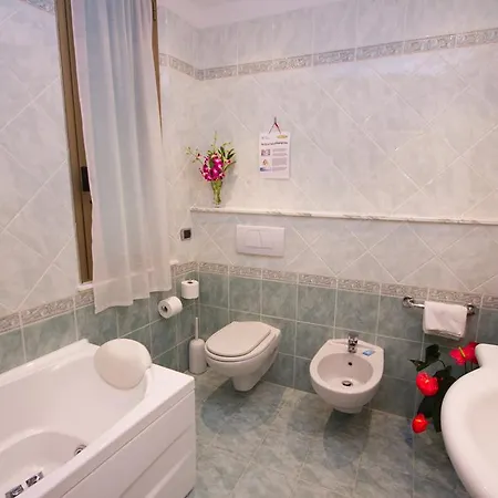 Luca Hotel 3*