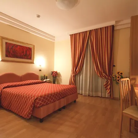 Luca Hotel 3*